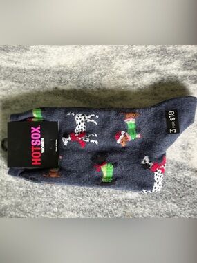HOTSOX Women's Novelty Christmas Dog Pattern Crew Socks